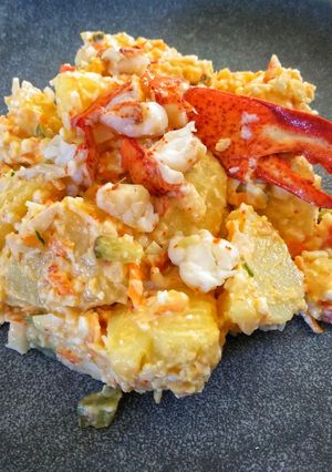 Una foto de Ensalada de patata con bogavante