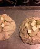 Apple pie with caramel sauce