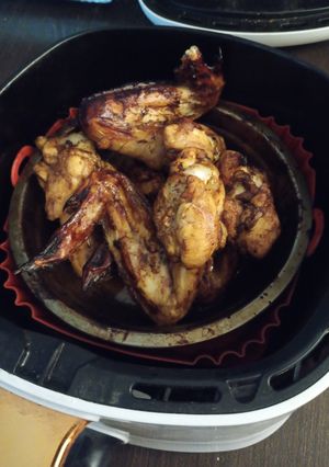 Una foto de Alitas de Pollo crocantes en la Freidora de Aire