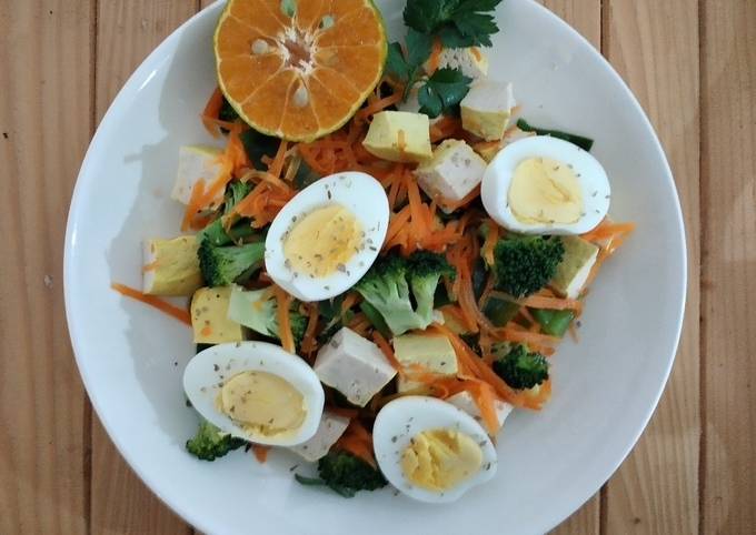 Bagaimana Membuat Salad Sayur pakai Tahu, Lezat Sekali