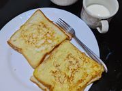 Gambar roti bakar mozarella