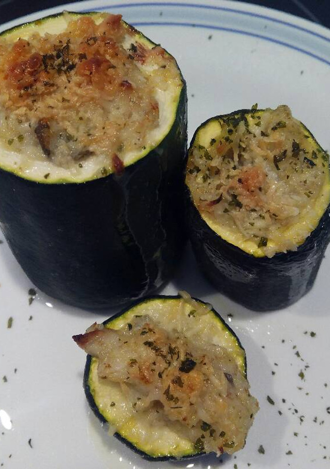Una foto de Calabacines rellenos de bacalao