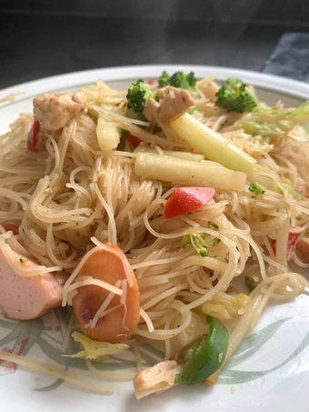Easy Way Make Recipe Thai style Stir-fried rice noodles with chicken and sausages that is Delicious, Really Delicious}