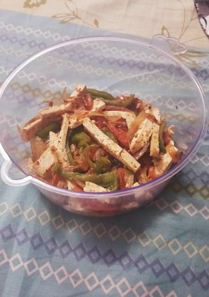 A picture of Hot Tofu Salad With Veggies.