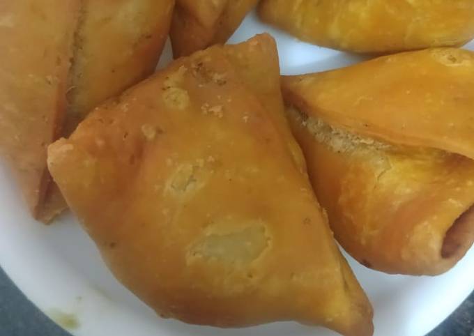 Aloo Samosa Recipe by MONIKA AGGARWAL - Cookpad