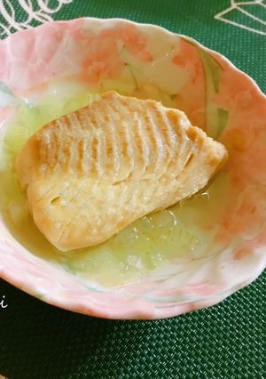 清蒸鯛魚洋蔥（也能做寶寶副食品） 的食譜成品照片