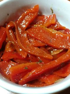 Una foto de Morrones quemados en la hornalla