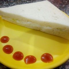 A picture of Curd cucumber sandwich.