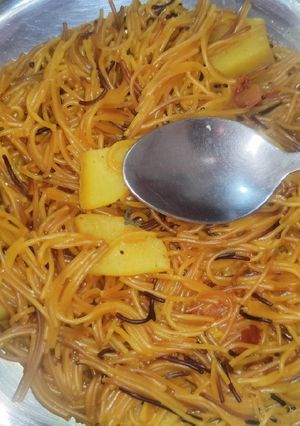 A picture of Namkeen seviya.