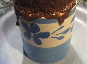 Una foto de Un Rico Brownie en taza
