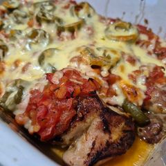 A picture of Baked Cheesy Chicken With Salsa.