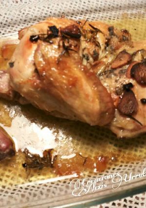 Foto principal de Pollo al ajillo y romero al horno