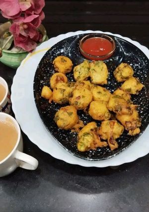 A picture of Mix Vegetable Dal Pakora.