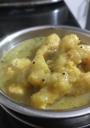 A picture of Rasiya Muthiya With Cabbage.