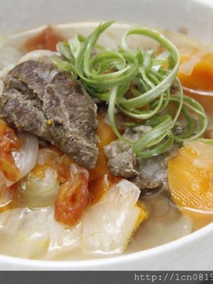 洋蔥番茄清燉牛邊肉 的食譜成品照片