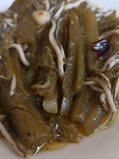 Una foto de Borrajas con gulas