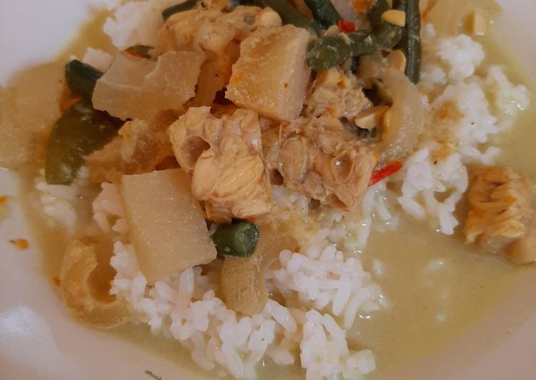Jangan tempe, krecek dan kacang panjang