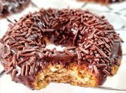 Una foto de donas de manzana