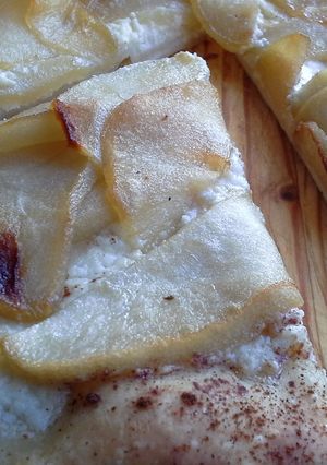 Foto principal de Pizza de requesón y manzana