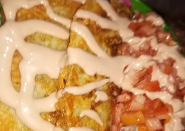 Enchiladas nicaragüense combinado con unos toques mexicanos