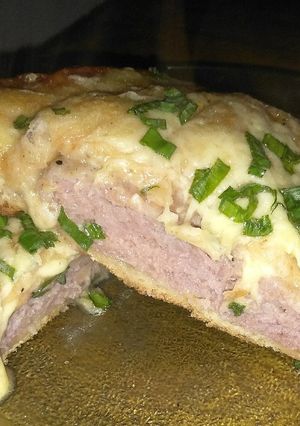 Una foto de Pizza individual rellena de hamburguesa 😋