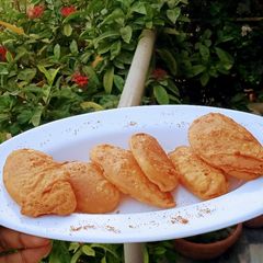 A picture of Aloo Pakoras.
