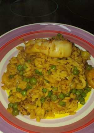 Una foto de Arroz con calamares
