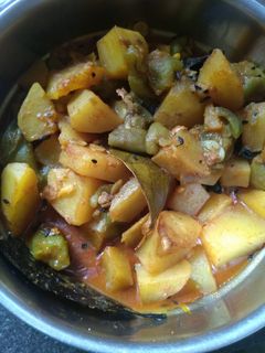 ঝিঙে আলুর চচ্চড়ি(jhinge aloo chorchori recipe in Bengali) রেসিপির প্রধান ছবি
