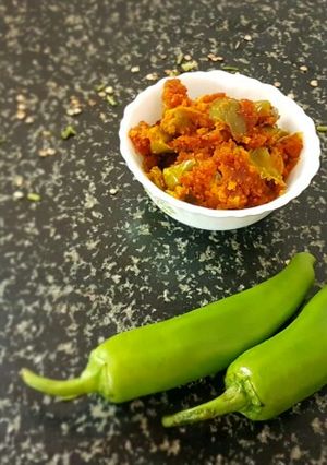 बेसन वाली मिर्च (besan wali mirch recipe in Hindi) रेसिपी मुख्य फोटो