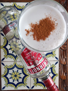 Una foto de Vodka y coco 🍸