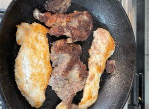 Una foto de Pechugas de pollo con curry y quesos y hierbas