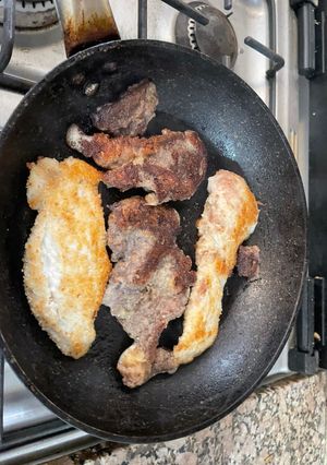 Una foto de Pechugas de pollo con curry y quesos y hierbas