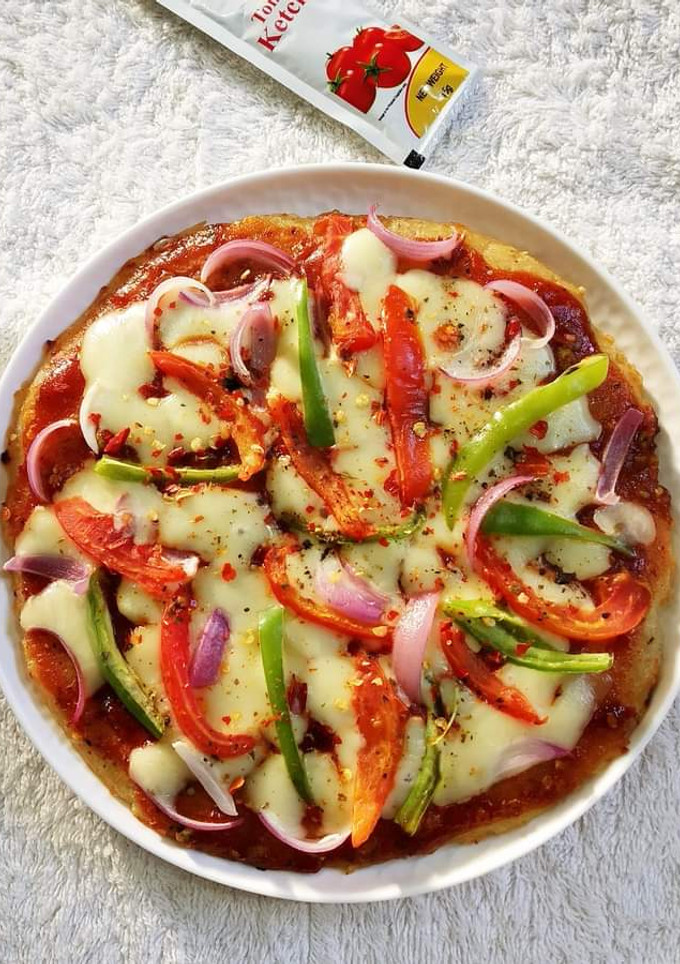 पिज़्ज़ा (pizza recipe in Hindi) रेसिपी मुख्य फोटो