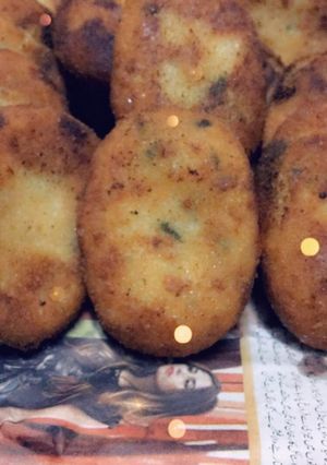 A picture of Chicken tikka mint croqets.