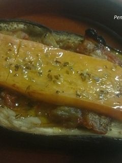Una foto de Berenjenas rellenas con queso irlandés