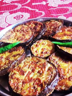 बैंगन भाजा (Baingan Bhaja recipe in hindi) रेसिपी मुख्य फोटो
