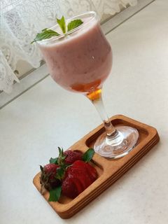 عکسی از دستور اسموتی میوه های بهاری🌸