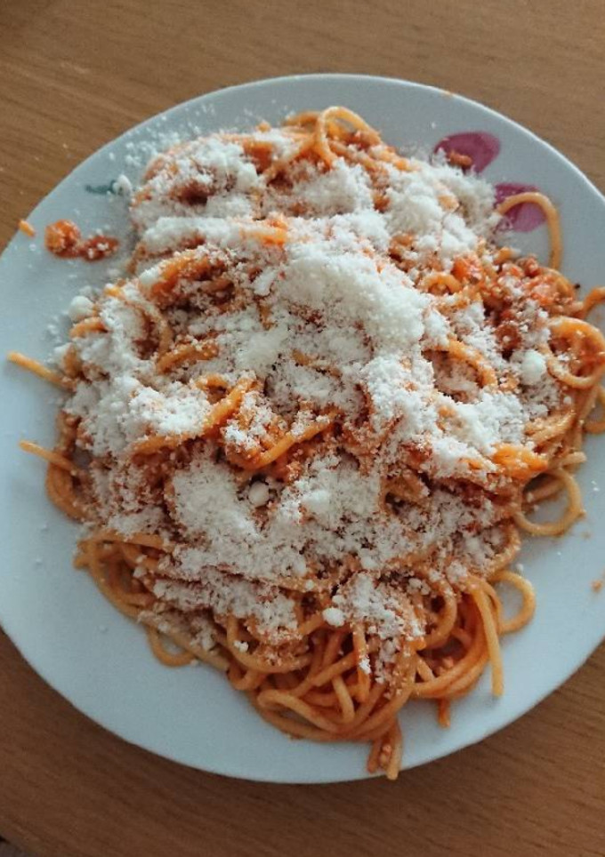 Una foto de Pasta a la boloñesa con champiñones