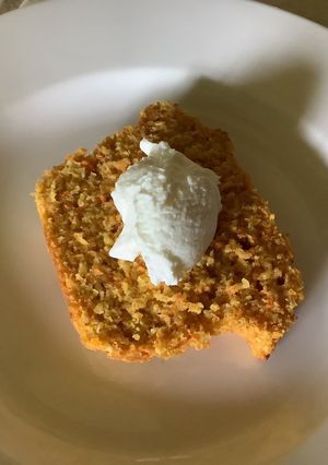 A picture of Oatmeal carrot cake.