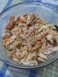 Jardinera con presa de pollo cocido