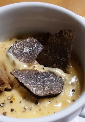 Une photo de Œufs brouillés à la truffe