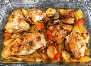 Foto principal de Pollo troceado al horno con patatas