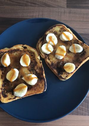 A picture of Banana, caramel French toast.