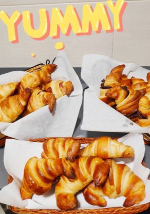 A picture of Croissants.