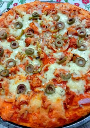 A picture of Chicken fajita pizza.