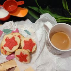 A picture of Vanilla heart cookies.