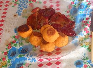 Una foto de Bondiola de Cerdo con Salsa de Miel y Mostaza