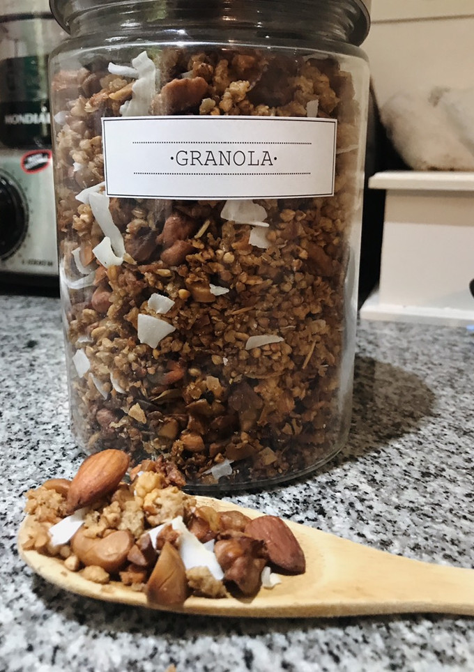 Una foto de Granola casera activada 💚🍯