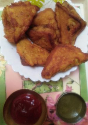 ब्रेड पकौड़ा (bread pakoda recipe in hindi) रेसिपी मुख्य फोटो