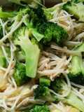 Broccoli with enoki mushroom and egg tofu